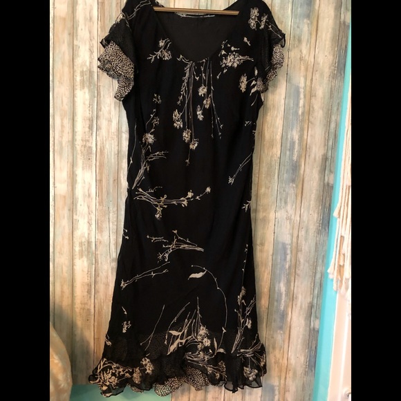 Never Worn Black & Cream Ruffled Dress - Picture 1 of 4